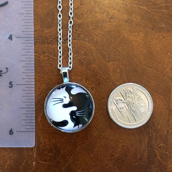 NEW Yin Yang two cat silver plated necklace - Picture 6 of 7